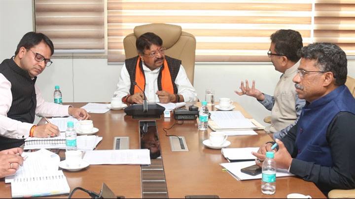 नगरीय निकायों से नागरिकों को निरंतर मिलें बुनियादी सुविधाएँ : नगरीय विकास मंत्री श्री विजयवर्गीय